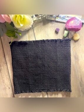 Black Tube Top 
Classic elastic Sleeveless Top 
Sz sm